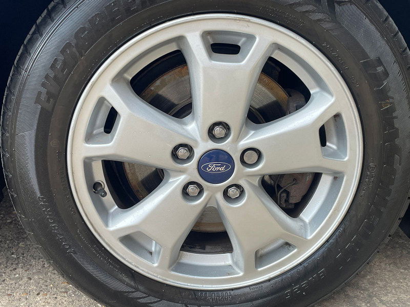 Ford Tourneo Connect 1.5 TDCi Titanium MPV 5dr Diesel Powershift Euro 6 (s/s) (120 ps) Only 2 former Keepers, 6 Services 5dr Automatic 2025
