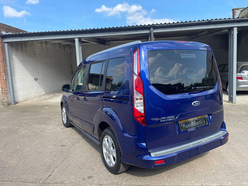 Ford Tourneo Connect 1.5 TDCi Titanium MPV 5dr Diesel Powershift Euro 6 (s/s) (120 ps) Only 2 former Keepers, 6 Services 5dr Automatic 2025