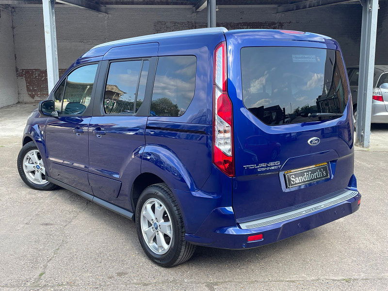 Ford Tourneo Connect 1.5 TDCi Titanium MPV 5dr Diesel Powershift Euro 6 (s/s) (120 ps) Only 2 former Keepers, 6 Services 5dr Automatic 2025
