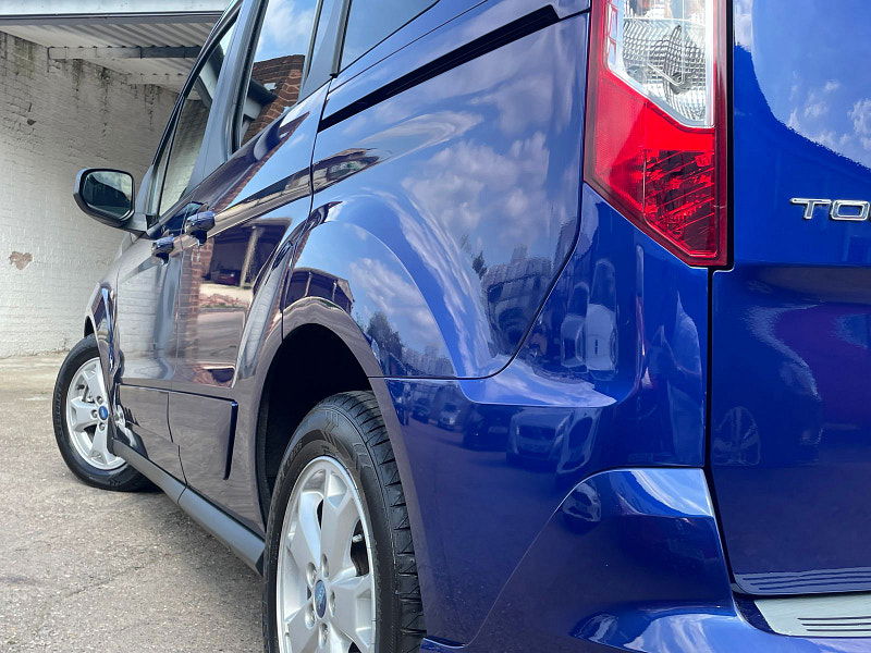 Ford Tourneo Connect 1.5 TDCi Titanium MPV 5dr Diesel Powershift Euro 6 (s/s) (120 ps) Only 2 former Keepers, 6 Services 5dr Automatic 2025