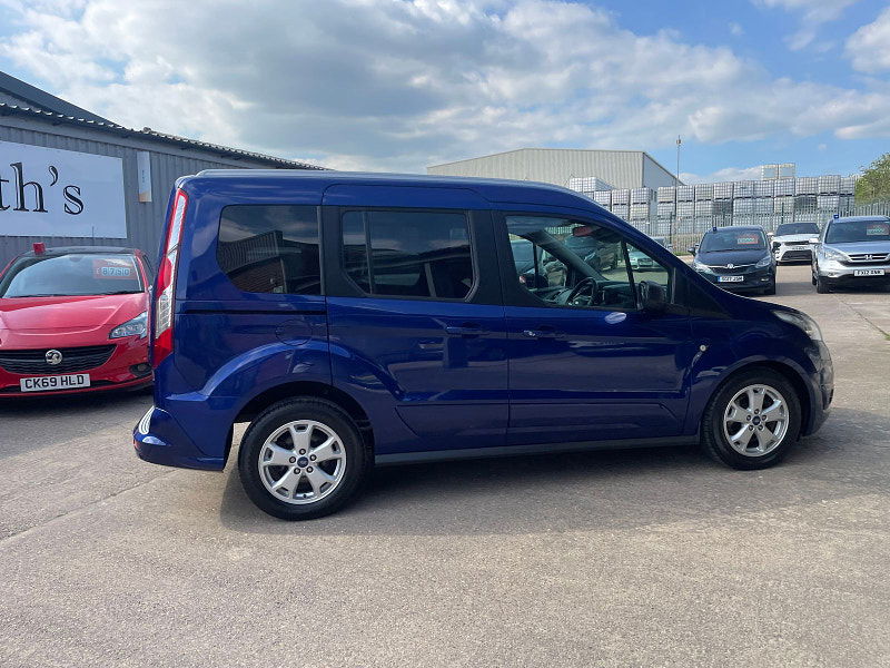 Ford Tourneo Connect 1.5 TDCi Titanium MPV 5dr Diesel Powershift Euro 6 (s/s) (120 ps) Only 2 former Keepers, 6 Services 5dr Automatic 2025