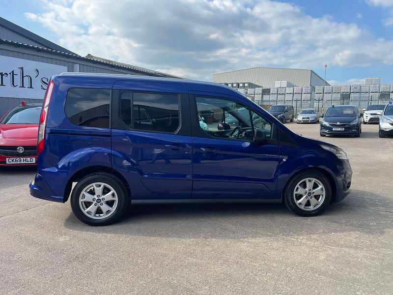 Ford Tourneo Connect 1.5 TDCi Titanium MPV 5dr Diesel Powershift Euro 6 (s/s) (120 ps) Only 2 former Keepers, 6 Services 5dr Automatic 2025
