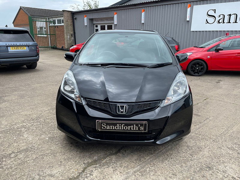 Honda Jazz 1.4 i-VTEC ES Plus Hatchback 5dr Petrol Manual Euro 5 (99 ps) 9 Services 8 With Honda.  5dr Manual 2024