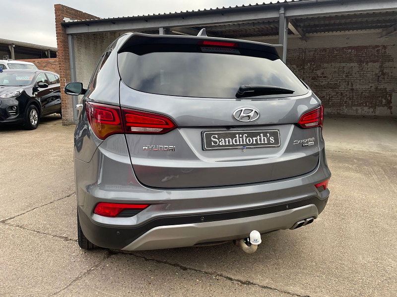 Hyundai Santa Fe 2.2 CRDi Blue Drive Premium SE SUV 5dr Diesel Auto 4WD Euro 6 (s/s) (7 Seat) (200 ps) 1 owner From New, 8 Services 5dr Automatic 2024