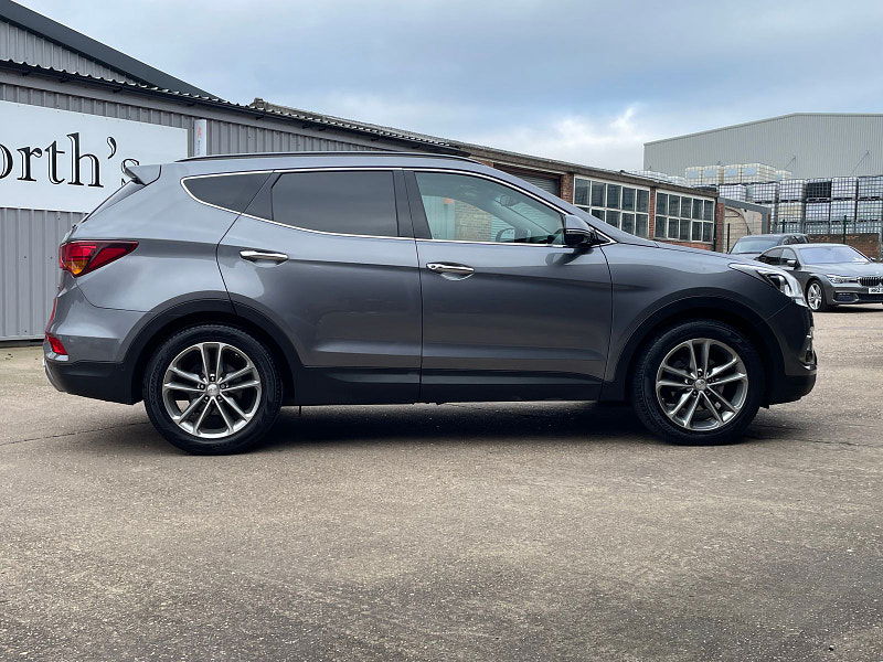 Hyundai Santa Fe 2.2 CRDi Blue Drive Premium SE SUV 5dr Diesel Auto 4WD Euro 6 (s/s) (7 Seat) (200 ps) 1 owner From New, 8 Services 5dr Automatic 2024