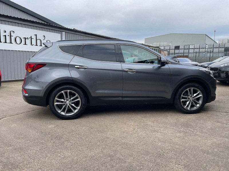 Hyundai Santa Fe 2.2 CRDi Blue Drive Premium SE SUV 5dr Diesel Auto 4WD Euro 6 (s/s) (7 Seat) (200 ps) 1 owner From New, 8 Services 5dr Automatic 2024