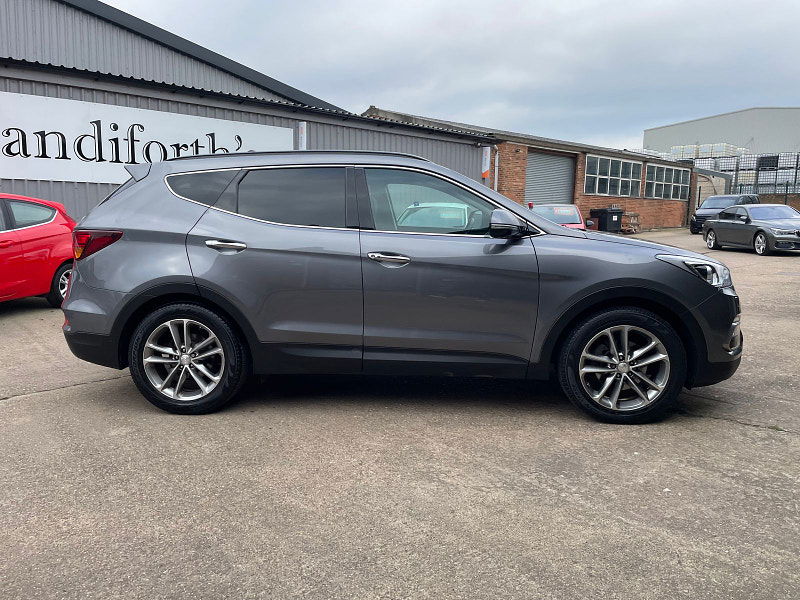 Hyundai Santa Fe 2.2 CRDi Blue Drive Premium SE SUV 5dr Diesel Auto 4WD Euro 6 (s/s) (7 Seat) (200 ps) 1 owner From New, 8 Services 5dr Automatic 2024