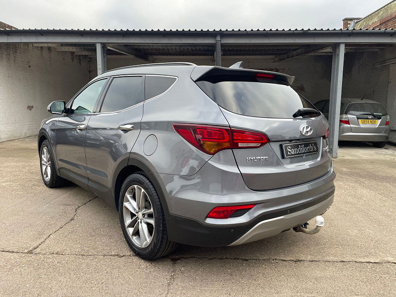 Hyundai Santa Fe 2.2 CRDi Blue Drive Premium SE SUV 5dr Diesel Auto 4WD Euro 6 (s/s) (7 Seat) (200 ps) 1 owner From New, 8 Services 5dr Automatic 2024