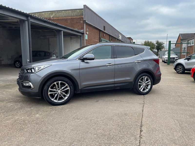 Hyundai Santa Fe 2.2 CRDi Blue Drive Premium SE SUV 5dr Diesel Auto 4WD Euro 6 (s/s) (7 Seat) (200 ps) 1 owner From New, 8 Services 5dr Automatic 2024