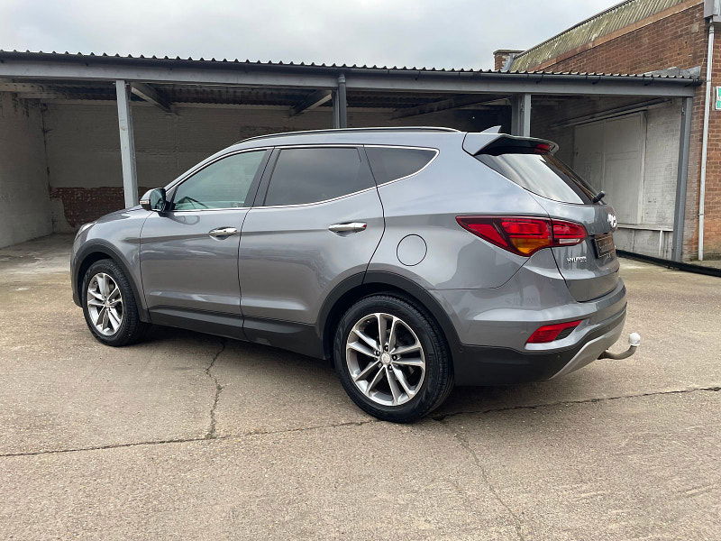 Hyundai Santa Fe 2.2 CRDi Blue Drive Premium SE SUV 5dr Diesel Auto 4WD Euro 6 (s/s) (7 Seat) (200 ps) 1 owner From New, 8 Services 5dr Automatic 2024