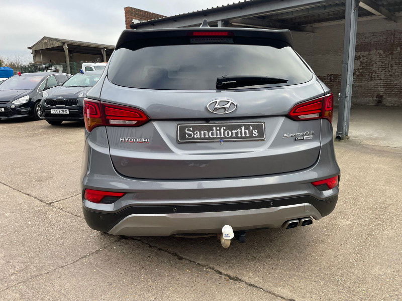 Hyundai Santa Fe 2.2 CRDi Blue Drive Premium SE SUV 5dr Diesel Auto 4WD Euro 6 (s/s) (7 Seat) (200 ps) 1 owner From New, 8 Services 5dr Automatic 2024