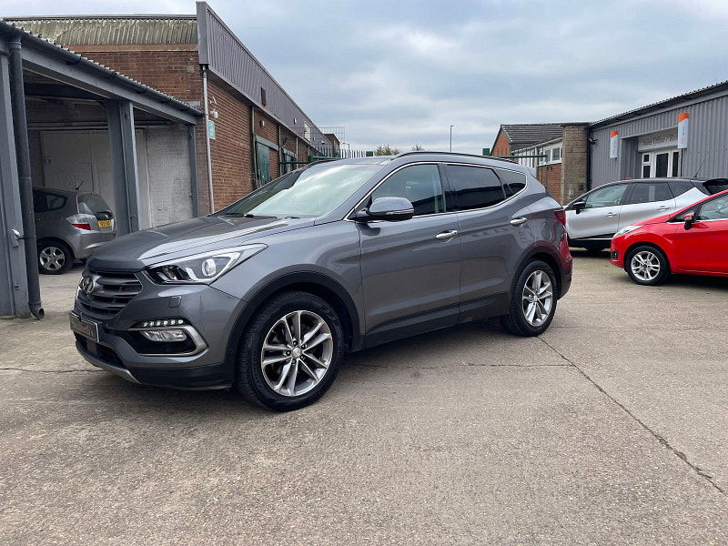 Hyundai Santa Fe 2.2 CRDi Blue Drive Premium SE SUV 5dr Diesel Auto 4WD Euro 6 (s/s) (7 Seat) (200 ps) 1 owner From New, 8 Services 5dr Automatic 2024