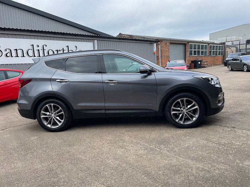 Hyundai Santa Fe 2.2 CRDi Blue Drive Premium SE SUV 5dr Diesel Auto 4WD Euro 6 (s/s) (7 Seat) (200 ps) 1 owner From New, 8 Services 5dr Automatic 2024