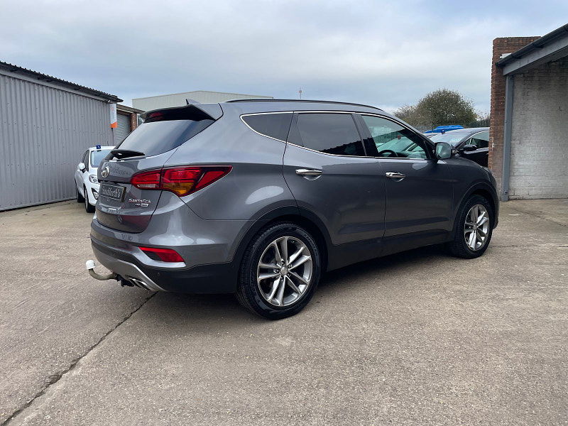 Hyundai Santa Fe 2.2 CRDi Blue Drive Premium SE SUV 5dr Diesel Auto 4WD Euro 6 (s/s) (7 Seat) (200 ps) 1 owner From New, 8 Services 5dr Automatic 2024