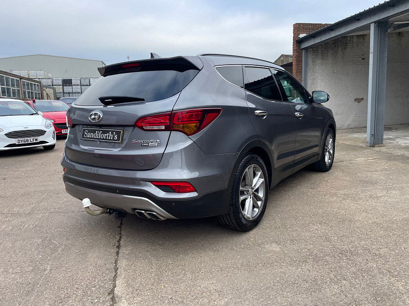 Hyundai Santa Fe 2.2 CRDi Blue Drive Premium SE SUV 5dr Diesel Auto 4WD Euro 6 (s/s) (7 Seat) (200 ps) 1 owner From New, 8 Services 5dr Automatic 2024