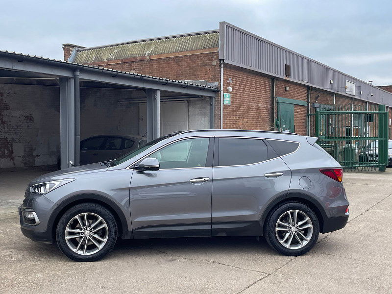 Hyundai Santa Fe 2.2 CRDi Blue Drive Premium SE SUV 5dr Diesel Auto 4WD Euro 6 (s/s) (7 Seat) (200 ps) 1 owner From New, 8 Services 5dr Automatic 2024