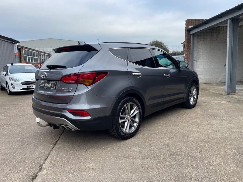 Hyundai Santa Fe 2.2 CRDi Blue Drive Premium SE SUV 5dr Diesel Auto 4WD Euro 6 (s/s) (7 Seat) (200 ps) 1 owner From New, 8 Services 5dr Automatic 2024