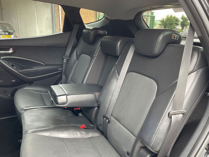 Hyundai Santa Fe 2.2 CRDi Blue Drive Premium SUV 5dr Diesel Auto 4WD Euro 6 (s/s) (200 ps) Sat Nav, Leather,  5dr Automatic 2025