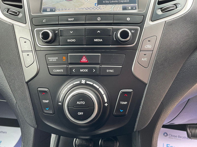 Hyundai Santa Fe 2.2 CRDi Blue Drive Premium SUV 5dr Diesel Auto 4WD Euro 6 (s/s) (200 ps) Sat Nav, Leather,  5dr Automatic 2025