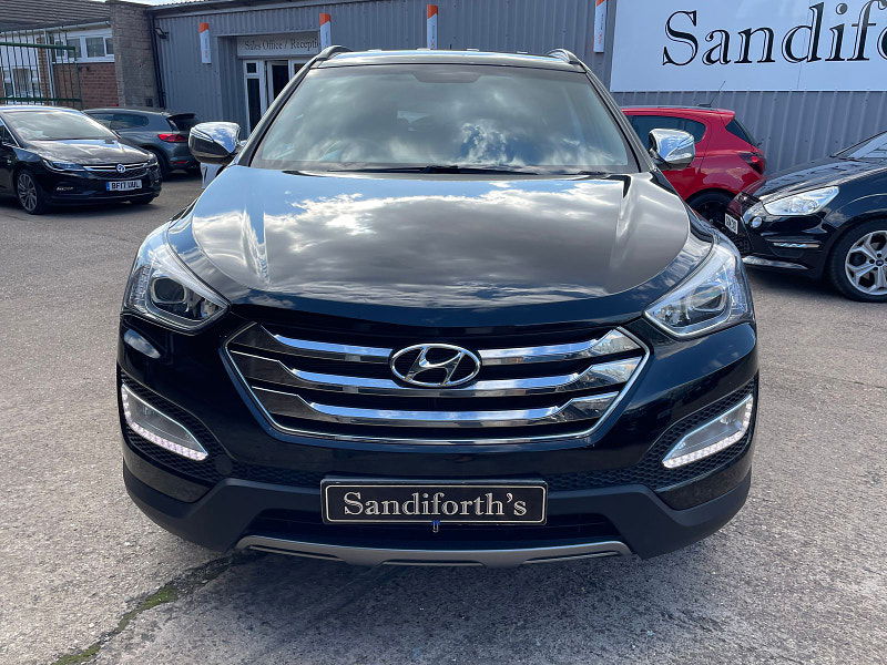 Hyundai Santa Fe 2.2 CRDi Premium SUV 5dr Diesel Auto 4WD Euro 5 (5 seat) (194 bhp) 1 Owner, 10 Services 5dr Automatic 2025