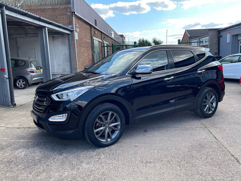 Hyundai Santa Fe 2.2 CRDi Premium SUV 5dr Diesel Auto 4WD Euro 5 (5 seat) (194 bhp) 1 Owner, 10 Services 5dr Automatic 2025