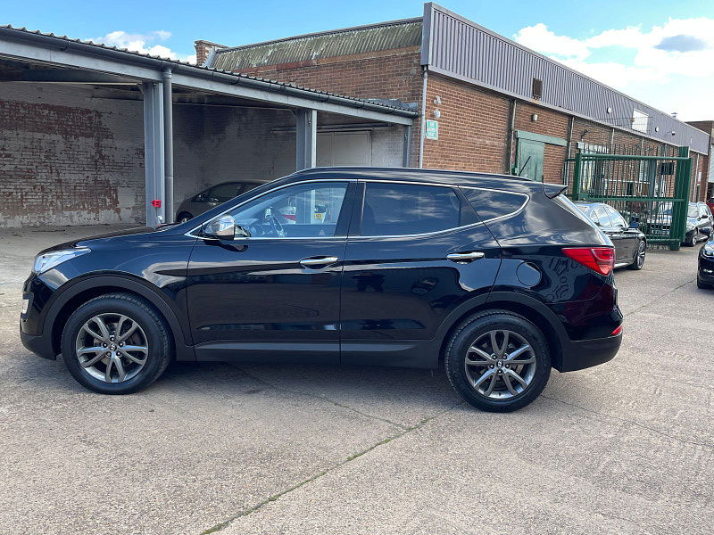 Hyundai Santa Fe 2.2 CRDi Premium SUV 5dr Diesel Auto 4WD Euro 5 (5 seat) (194 bhp) 1 Owner, 10 Services 5dr Automatic 2025