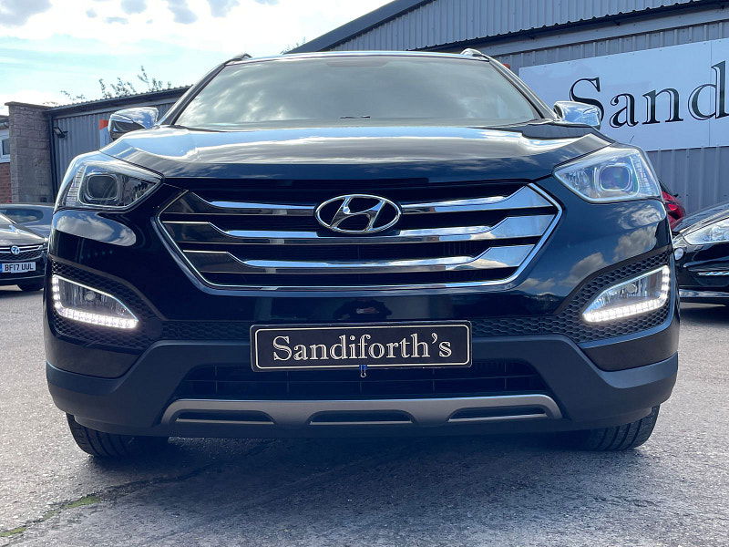 Hyundai Santa Fe 2.2 CRDi Premium SUV 5dr Diesel Auto 4WD Euro 5 (5 seat) (194 bhp) 1 Owner, 10 Services 5dr Automatic 2025