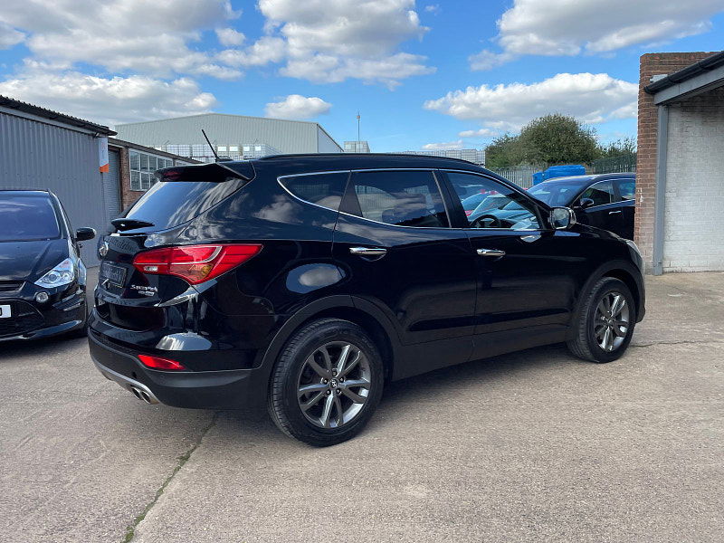 Hyundai Santa Fe 2.2 CRDi Premium SUV 5dr Diesel Auto 4WD Euro 5 (5 seat) (194 bhp) 1 Owner, 10 Services 5dr Automatic 2025