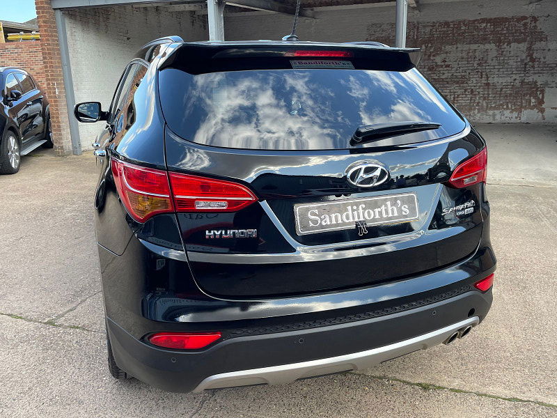 Hyundai Santa Fe 2.2 CRDi Premium SUV 5dr Diesel Auto 4WD Euro 5 (5 seat) (194 bhp) 1 Owner, 10 Services 5dr Automatic 2025