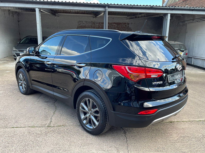 Hyundai Santa Fe 2.2 CRDi Premium SUV 5dr Diesel Auto 4WD Euro 5 (5 seat) (194 bhp) 1 Owner, 10 Services 5dr Automatic 2025