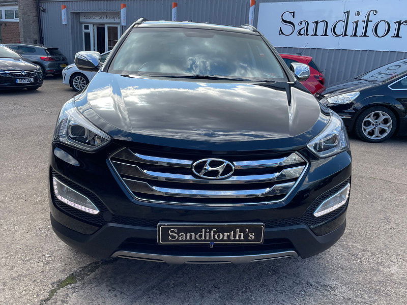 Hyundai Santa Fe 2.2 CRDi Premium SUV 5dr Diesel Auto 4WD Euro 5 (5 seat) (194 bhp) 1 Owner, 10 Services 5dr Automatic 2025