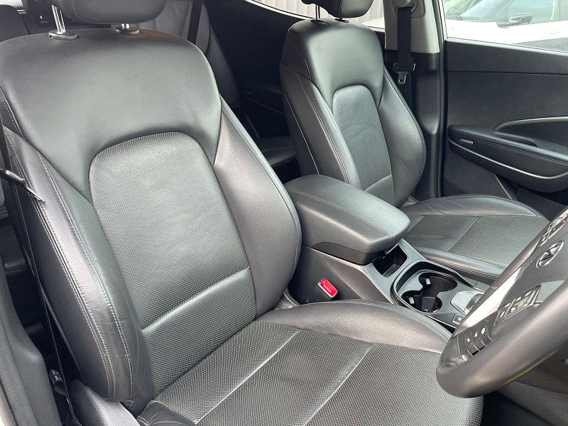 Hyundai Santa Fe 2.2 CRDi Premium SUV 5dr Diesel Auto 4WD Euro 5 (5 seat) (194 bhp) 5dr Automatic 2025