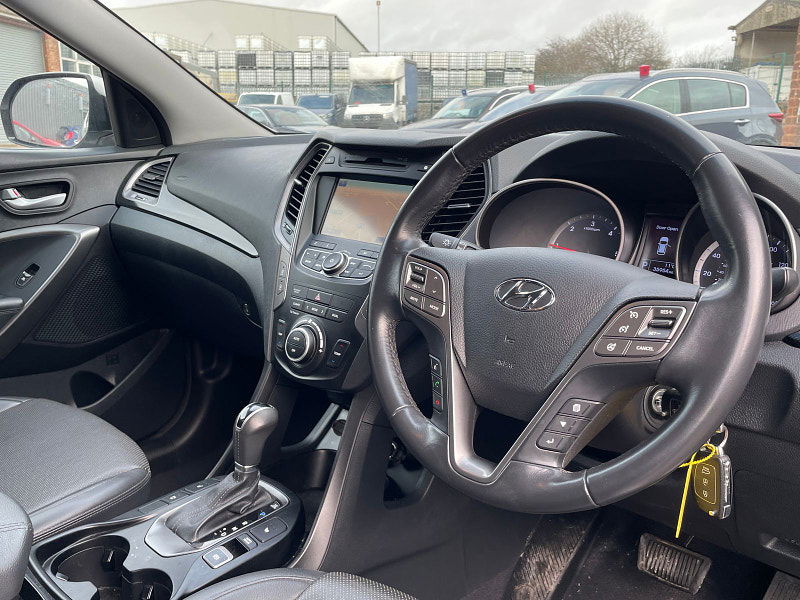 Hyundai Santa Fe 2.2 CRDi Premium SUV 5dr Diesel Auto 4WD Euro 5 (5 seat) (194 bhp) 5dr Automatic 2025
