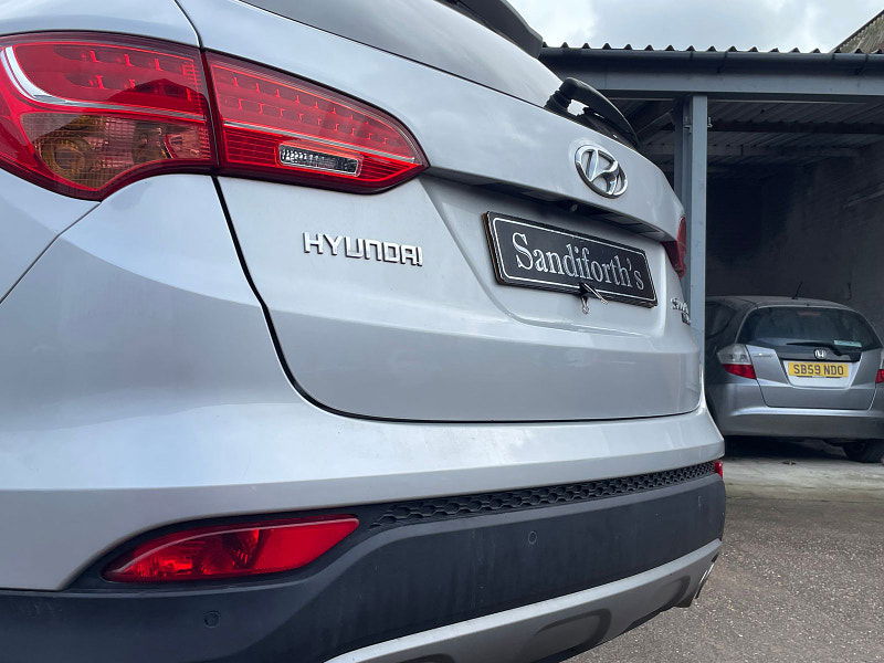 Hyundai Santa Fe 2.2 CRDi Premium SUV 5dr Diesel Auto 4WD Euro 5 (5 seat) (194 bhp) 5dr Automatic 2025