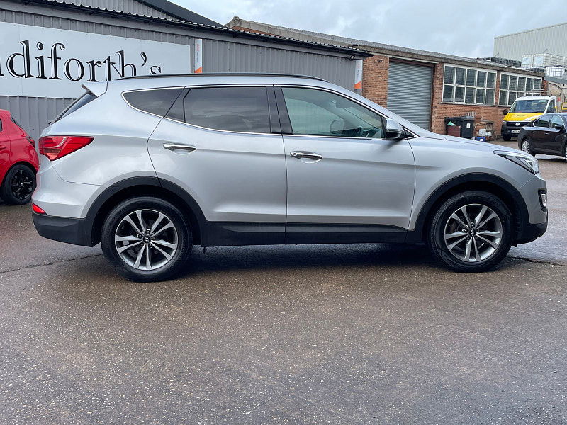 Hyundai Santa Fe 2.2 CRDi Premium SUV 5dr Diesel Auto 4WD Euro 5 (5 seat) (194 bhp) 5dr Automatic 2025