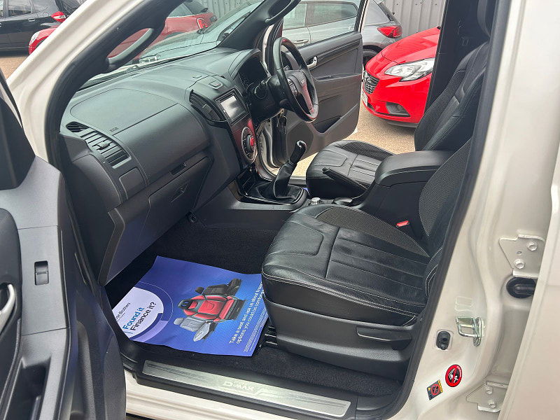 Isuzu D-Max 2.5 TD Blade Pickup 4dr Diesel Manual 4x4 (192 g/km, 161 bhp) 4dr Manual 2025