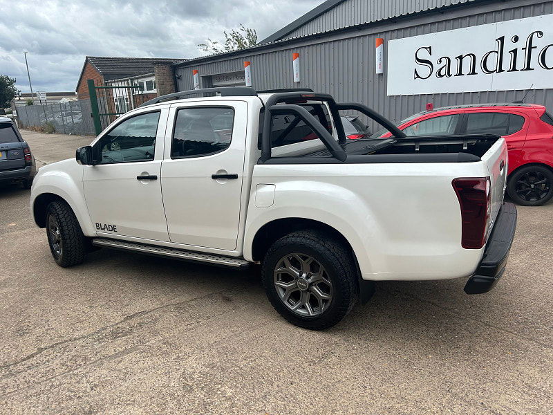 Isuzu D-Max 2.5 TD Blade Pickup 4dr Diesel Manual 4x4 (192 g/km, 161 bhp) 4dr Manual 2025