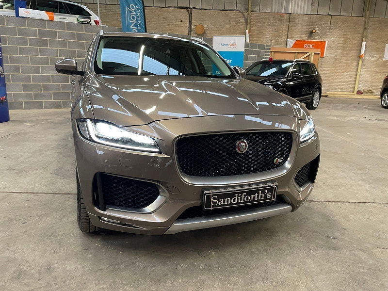 Jaguar F-PACE 3.0 D300 V6 S SUV 5dr Diesel Auto AWD Euro 6 (s/s) (300 ps) 7 Main Dealer Services 5dr Automatic 2025