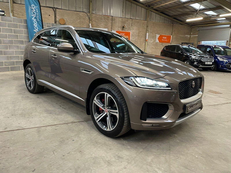 Jaguar F-PACE 3.0 D300 V6 S SUV 5dr Diesel Auto AWD Euro 6 (s/s) (300 ps) 7 Main Dealer Services 5dr Automatic 2025