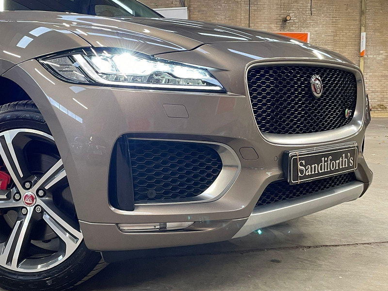 Jaguar F-PACE 3.0 D300 V6 S SUV 5dr Diesel Auto AWD Euro 6 (s/s) (300 ps) 7 Main Dealer Services 5dr Automatic 2025