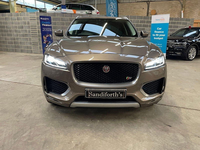 Jaguar F-PACE 3.0 D300 V6 S SUV 5dr Diesel Auto AWD Euro 6 (s/s) (300 ps) 7 Main Dealer Services 5dr Automatic 2025