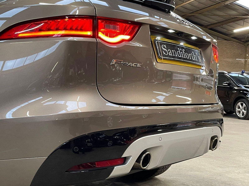 Jaguar F-PACE 3.0 D300 V6 S SUV 5dr Diesel Auto AWD Euro 6 (s/s) (300 ps) 7 Main Dealer Services 5dr Automatic 2025