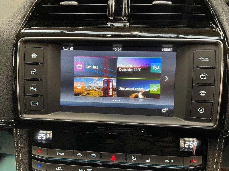 Jaguar F-PACE 3.0 D300 V6 S SUV 5dr Diesel Auto AWD Euro 6 (s/s) (300 ps) 7 Main Dealer Services 5dr Automatic 2025
