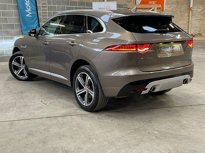 Jaguar F-PACE 3.0 D300 V6 S SUV 5dr Diesel Auto AWD Euro 6 (s/s) (300 ps) 7 Main Dealer Services 5dr Automatic 2025