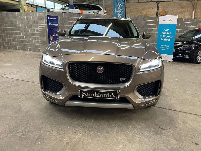 Jaguar F-PACE 3.0 D300 V6 S SUV 5dr Diesel Auto AWD Euro 6 (s/s) (300 ps) 7 Main Dealer Services 5dr Automatic 2025