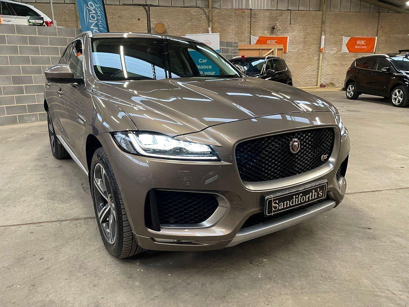Jaguar F-PACE 3.0 D300 V6 S SUV 5dr Diesel Auto AWD Euro 6 (s/s) (300 ps) 7 Main Dealer Services 5dr Automatic 2025