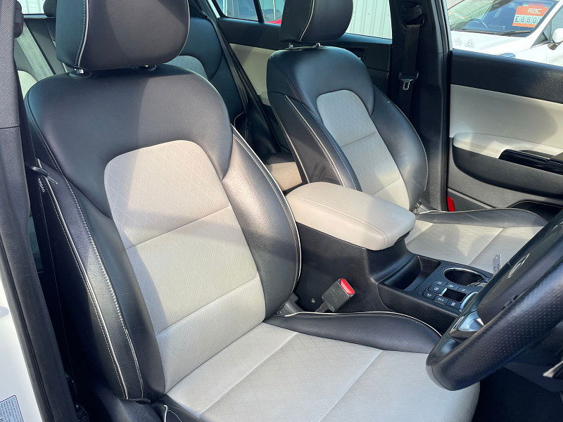 Kia Sportage 2.0 CRDi GT-Line S SUV 5dr Diesel Auto AWD Euro 6 (182 bhp)Only 38k 7 Dealer Services 5dr Automatic 2025