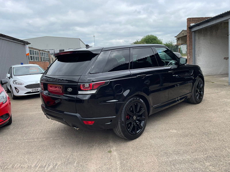 Land Rover Range Rover Sport 3.0 SD V6 Autobiography Dynamic SUV 5dr Diesel Auto 4WD Euro 6 (s/s) (306 ps) 5 Services  5dr Automatic 2024