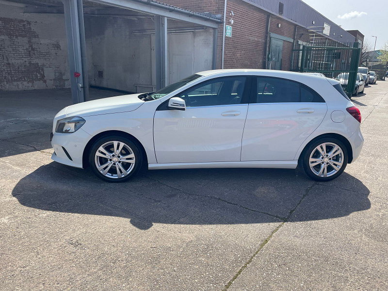 Mercedes-Benz A Class 1.5 A180d Sport (Executive) Hatchback 5dr Diesel Manual Euro 6 (s/s) (109 ps) 5dr Manual 2026