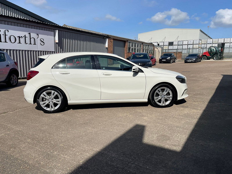 Mercedes-Benz A Class 1.5 A180d Sport (Executive) Hatchback 5dr Diesel Manual Euro 6 (s/s) (109 ps) 5dr Manual 2026